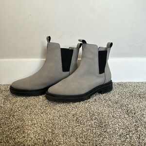 TOMS Women’s size 9